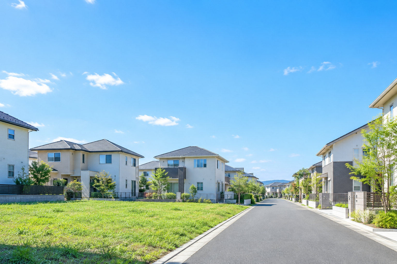 土地購入を検討する人向けの住宅地と売地のイメージ